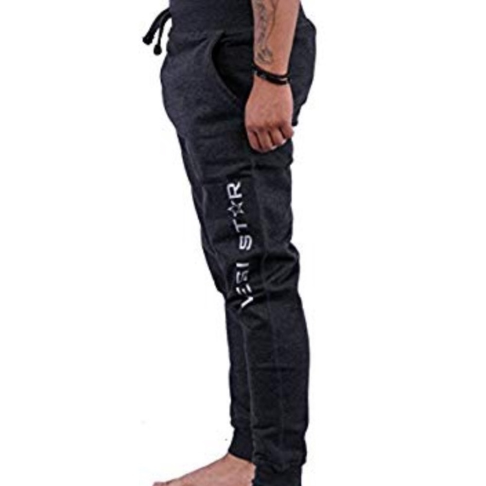 Black vesi star fleece joggers